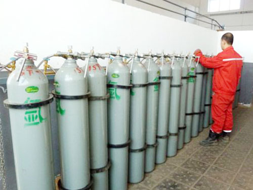 長(zhǎng)沙鑫湘氣體化工有限責(zé)任公司,干冰,二氧化碳,混合氣,氧,氮,氫,醫(yī)用氧哪里好