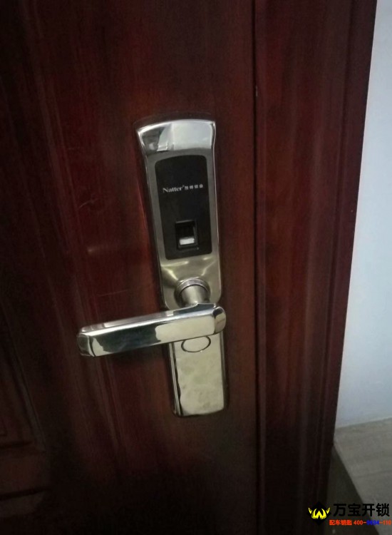 萊蕪高檔小區(qū)裝指紋鎖，萊蕪指紋鎖專賣店
