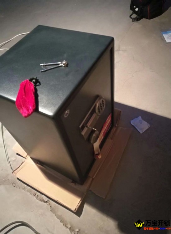 萊蕪迪堡保險柜改裝，萊蕪開保險柜，保險柜專賣，保險柜專修