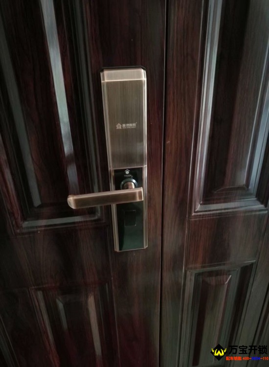 萊蕪頤高公館裝基信指紋鎖E6007紅古銅色，換基信指紋鎖