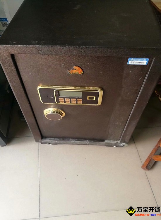 萊蕪修虎牌保險(xiǎn)柜，專修各種保險(xiǎn)柜，專業(yè)技術(shù)開各種保險(xiǎn)柜